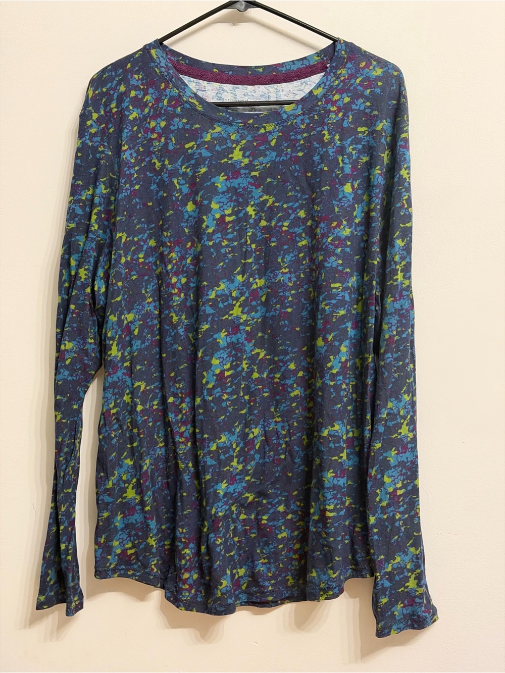 Women's Navy Abstract Print Long-Sleeve Top